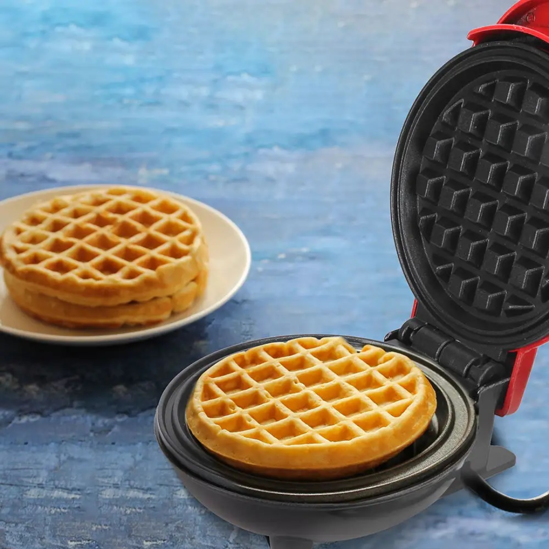 Mini aparat electric pentru gofre si vafe cu placi antiaderente - Design compact rosu