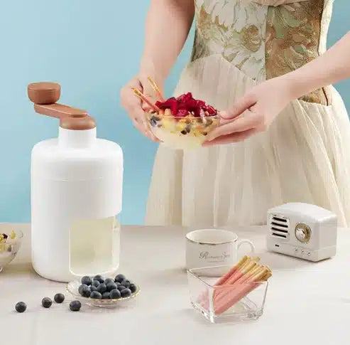 Aparat de maruntit gheata, Mini masina manuala pentru gheata, Smoothie maker, Compact, Multifunctional, Smoothie, Otel, Maro